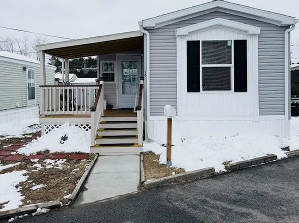 242 Manton St Trailer 29, Pawtucket, RI 02861