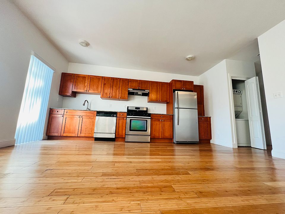 1st image of 7940 Tatum Waterway Dr #21