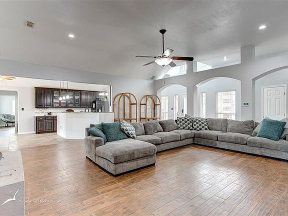 5th image of 118 Orange Blossom Dr