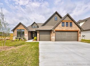 1420 N 72nd St S, Broken Arrow, OK 74014