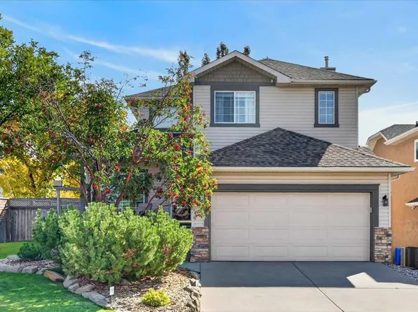 177 W Douglasview Rise SE, Calgary, AB T2Z 2H8