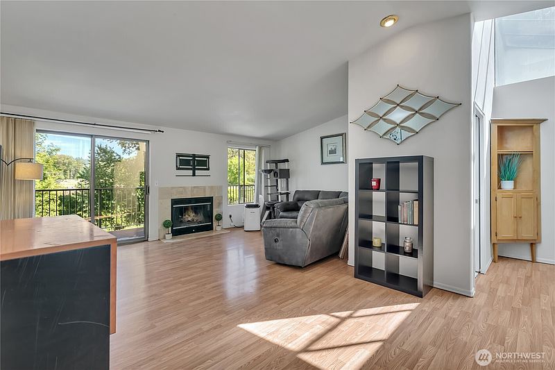5th image of 1808 Maple Lane #79