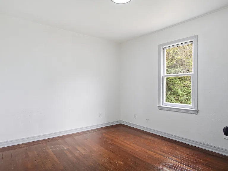 2228 SW Grand Blvd — Photo 12
