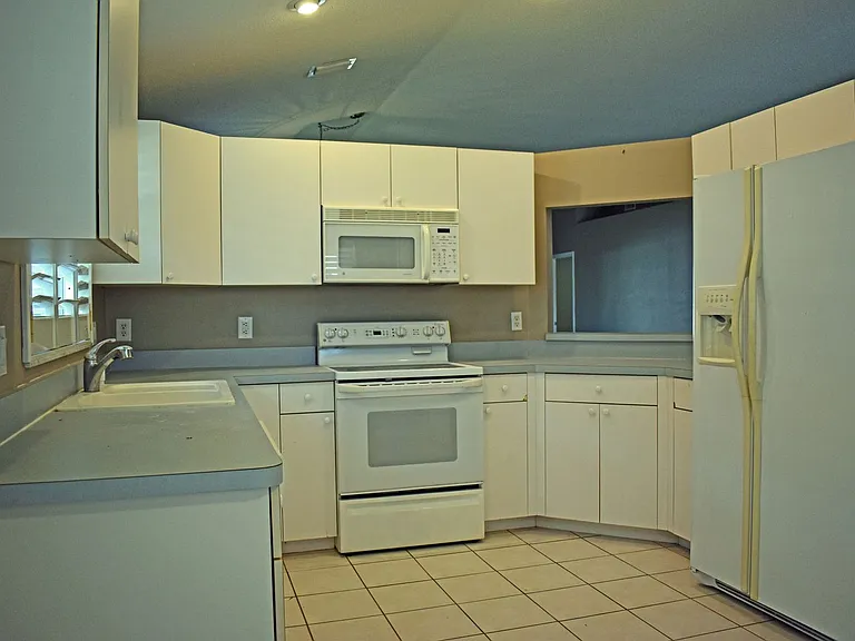 14499 Tamarind Loop — Photo 8
