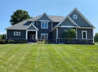 1222 Forest Brook Dr, Saint Joseph, MI 49085