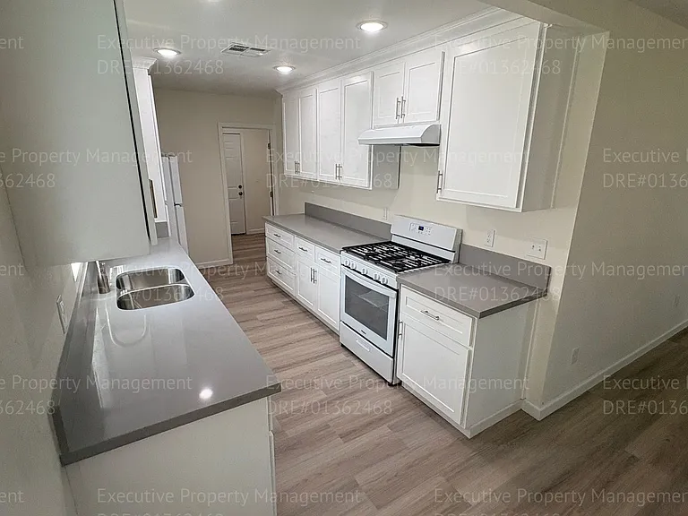 1928 Doolittle Ave — Photo 24