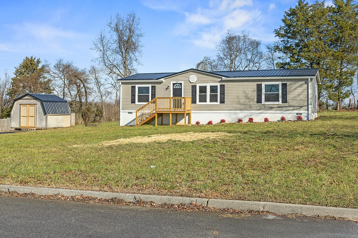 Building Photo - 217 Wesley Dr