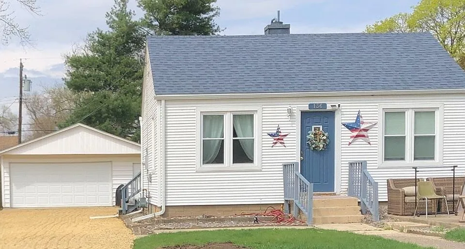 136 Huron Rd