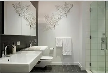 Sold by Avenue Real Estate