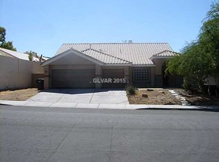 698 Skyline Rd, Henderson, NV 89002