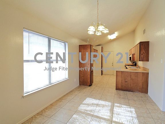 5th image of 1108 Curtis Dr APT A