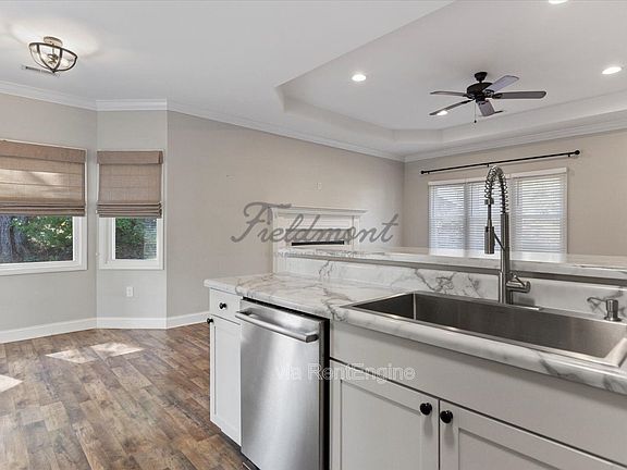 5th image of 110 Raeburn Way