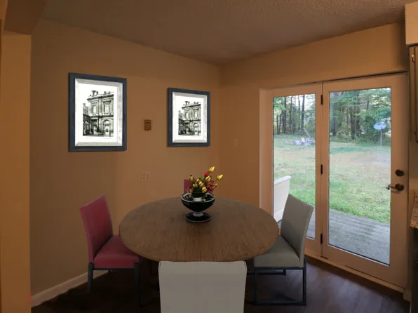 2 Waldron Ln #1, Saratoga Springs, NY 12866