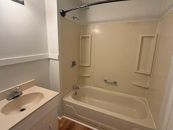 5th image of 46 Main St #3