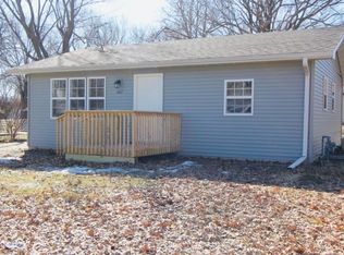 607 Spruce Dr, Pella, IA 50219