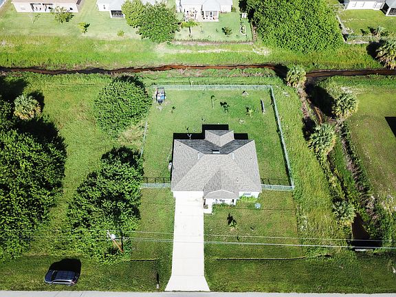 No direct neighbors!