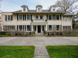 330 Lincoln Rd, Grosse Pointe, MI 48230