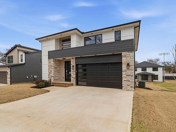 3rd image of 120 Morrow St