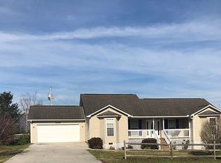 488 Clover Cir, Jacksboro, TN 37757