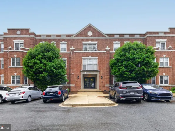 3611 38th St NW APT 305, Washington, DC 20016