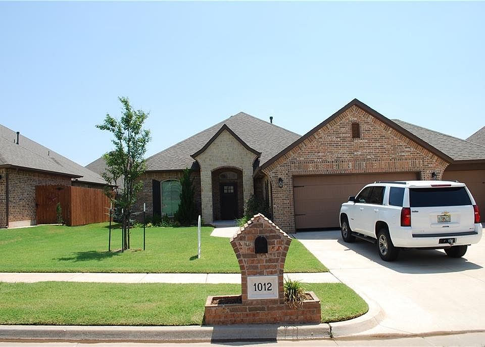 1st image of 1012 Lindsey Ln