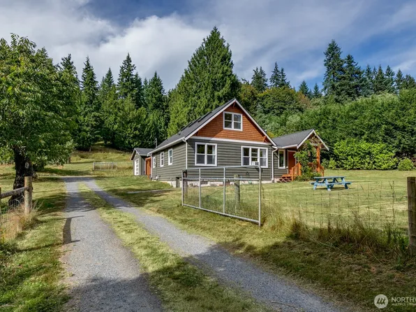 6827 Lakewood Road, Stanwood, WA 98292