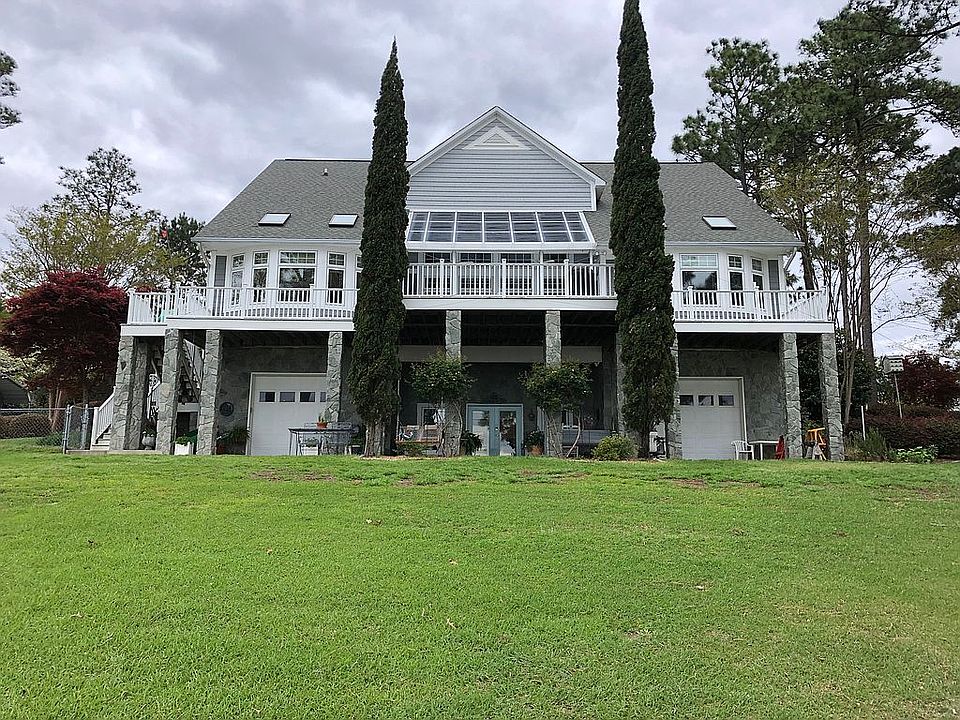 2nd image of 377 Sandy Point Ln