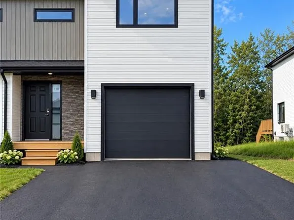 110 Francfort Cres, Moncton, NB E1G 5W6