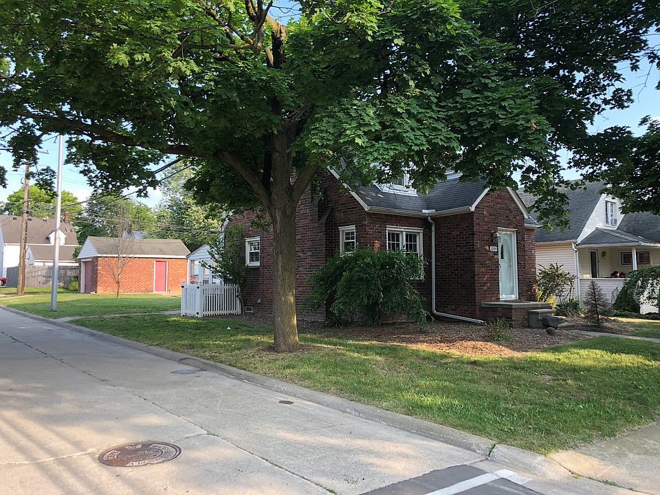 2nd image of 3205 John R St