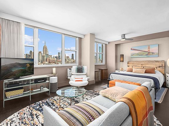 2nd image of 77 7th Ave APT 21-M