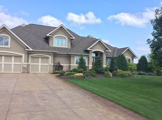 21185 Ridgewood Trl, Lakeville, MN 55044