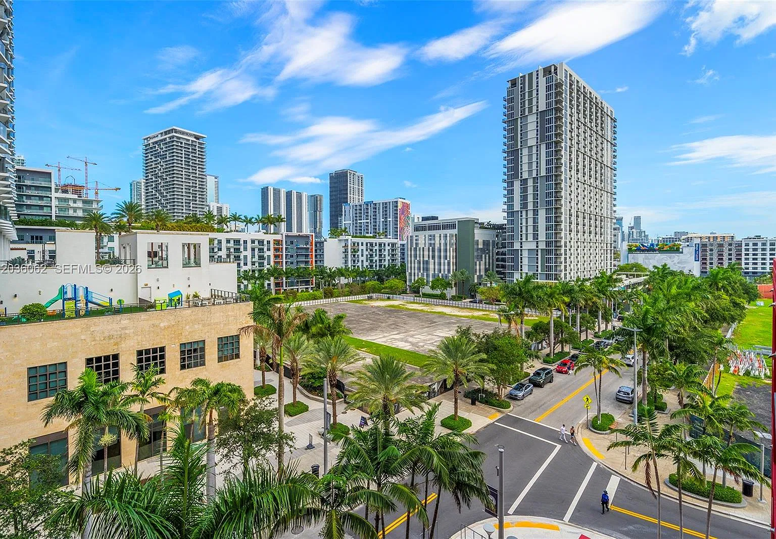 1 bed, 1.0 bath, 598 sqft, $4,000 — Photo 3