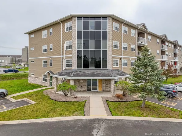 700 Cliffe St #104, Fredericton, NB E3A 5V2