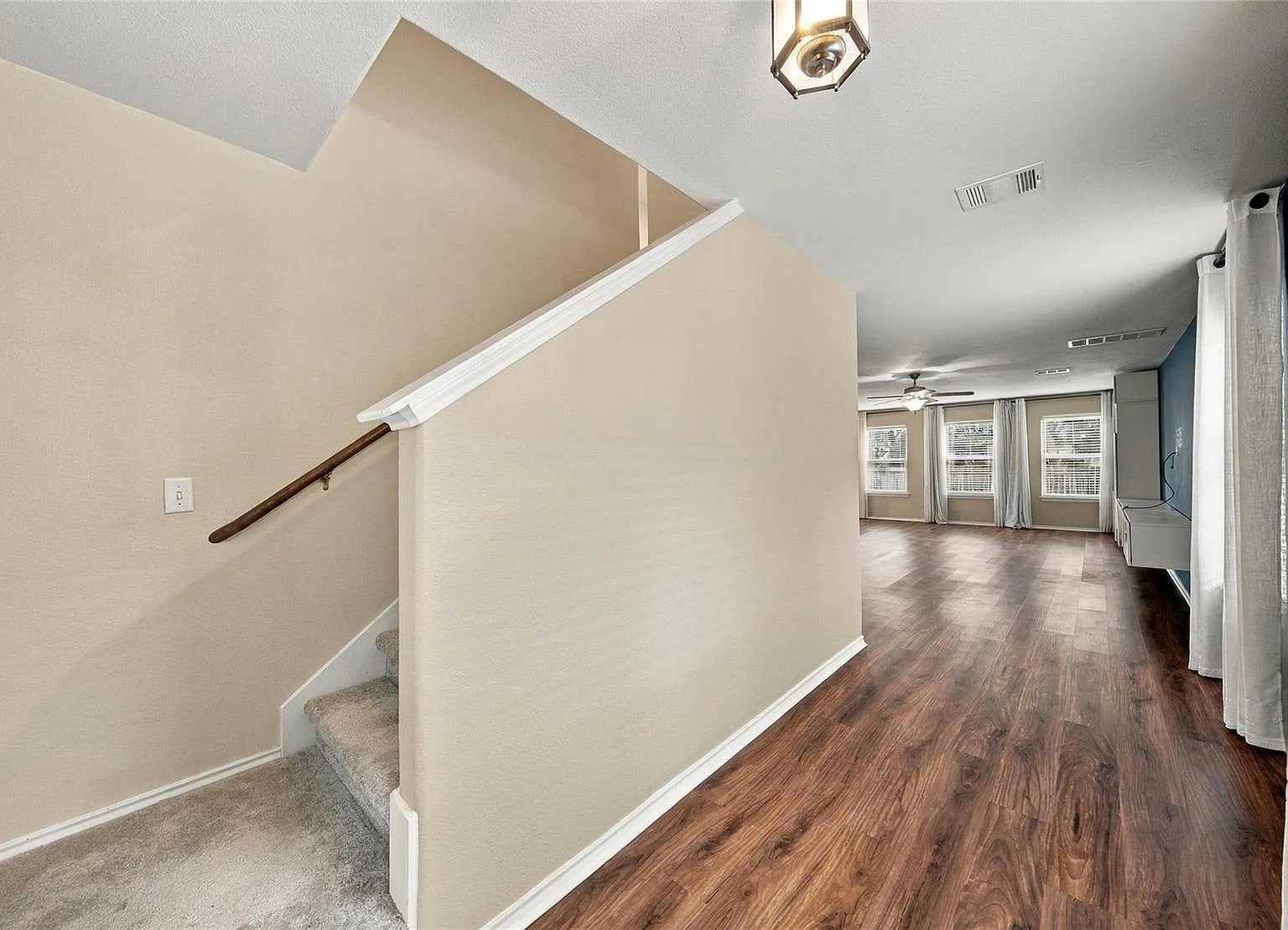 4 bed, 2.5 bath, 2240 sqft, $2,300 — Photo 3