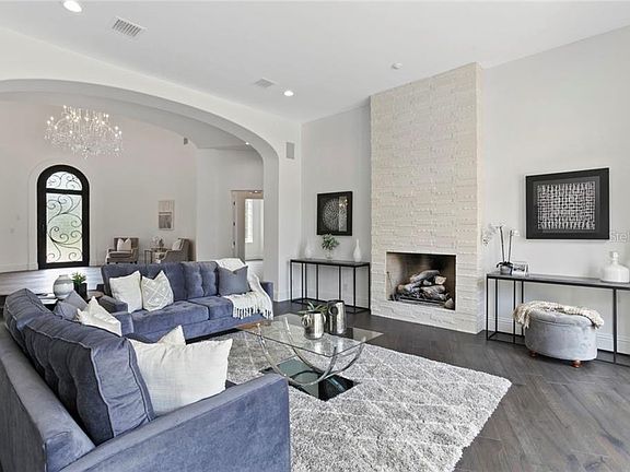 5th image of 9227 Sloane St