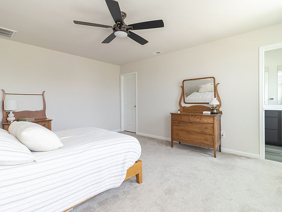 4th image of 1366 Cascades Dr