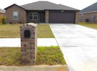 5700 Little Elm Ln, North Little Rock, AR 72117