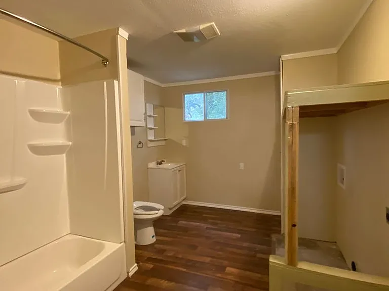 403 Pedernales St — Photo 15