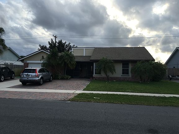 4th image of 923 NW 11th St
