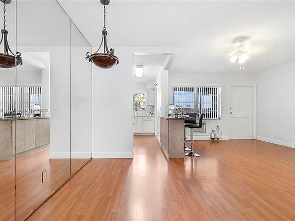 3rd image of 141 NE 10th Ave APT 25C