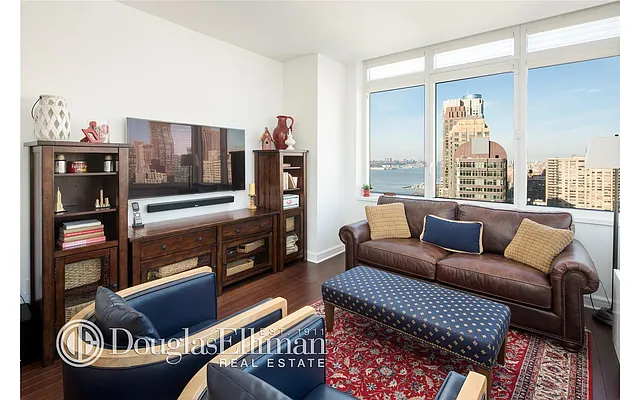 Rented by Douglas Elliman | media 3