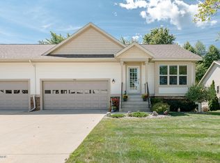 941 S Sandalwood Cir, Muskegon, MI 49441