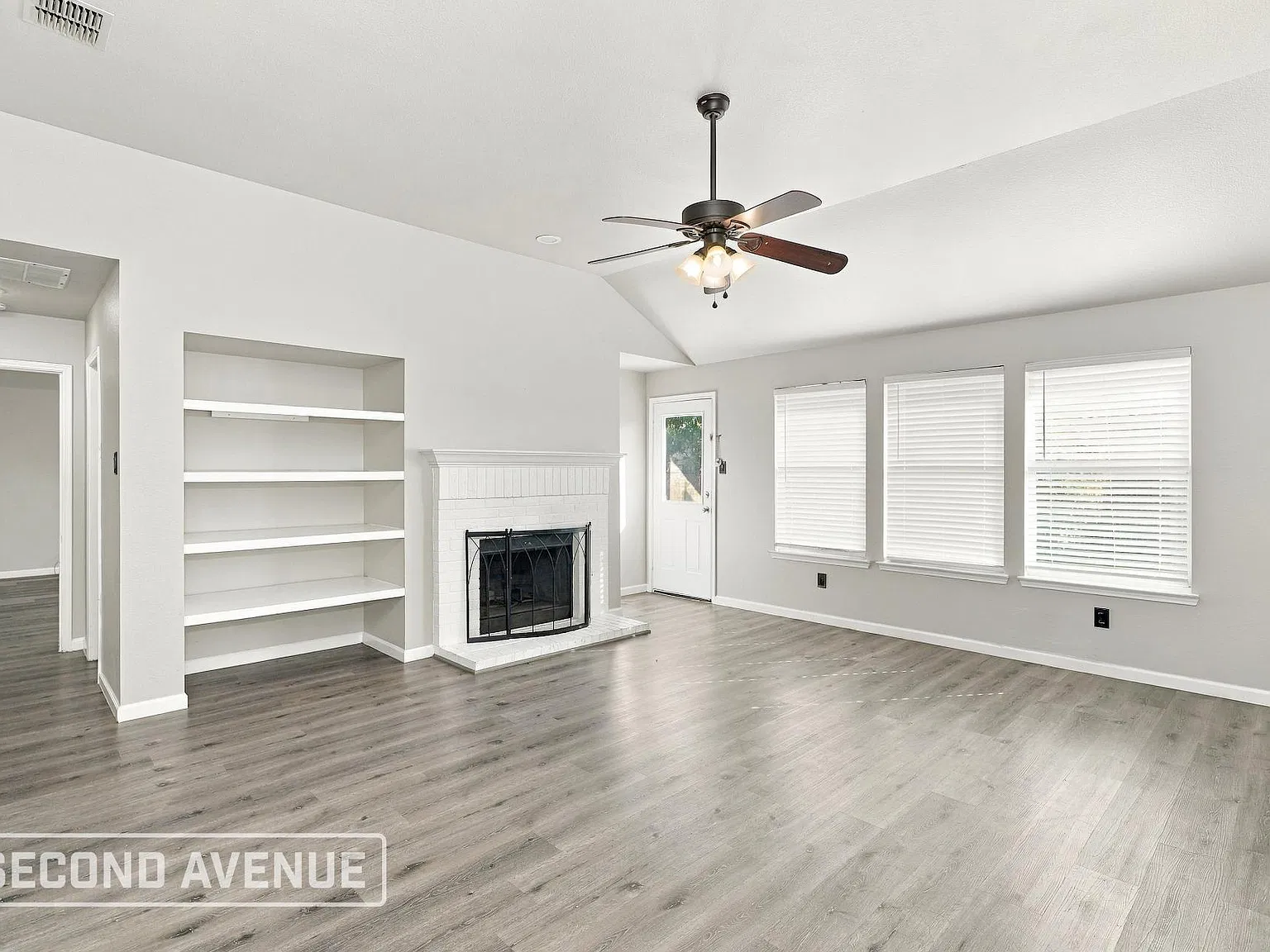 5 bed, 2.5 bath, 2641 sqft, $3,399 — Photo 2