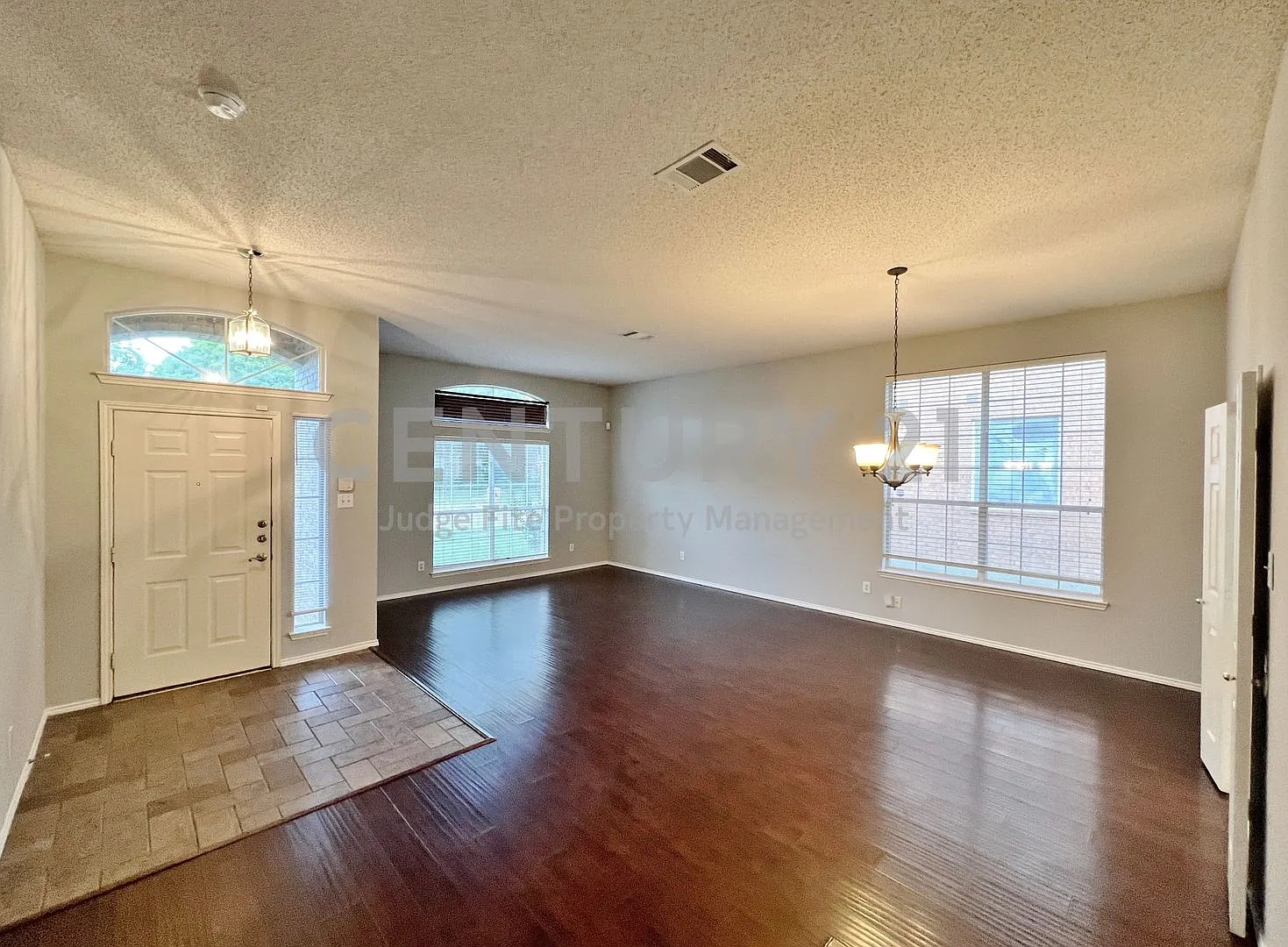 Nice 3/2/2 in Allen For Rent! — Photo 2