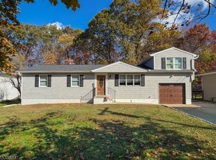 28 Highland Rd BUILDING 28, Oak Ridge, NJ 07438