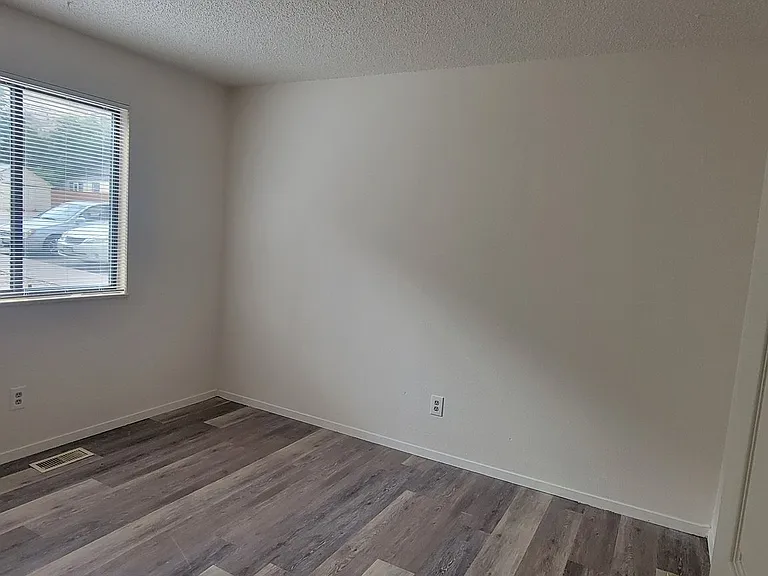 203 Macon Ave — Photo 8