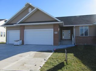 3831 Warbler Rd, Grand Island, NE 68803