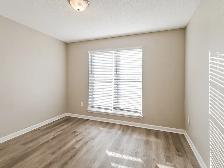 7140 Hunters Forest Dr — Photo 14