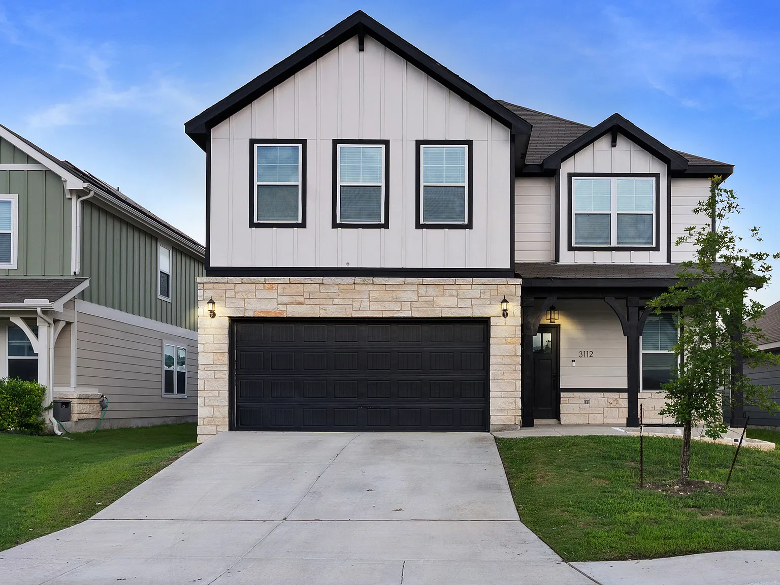 4 bed, 2.5 bath, 2495 sqft, $2,400 — Photo 2