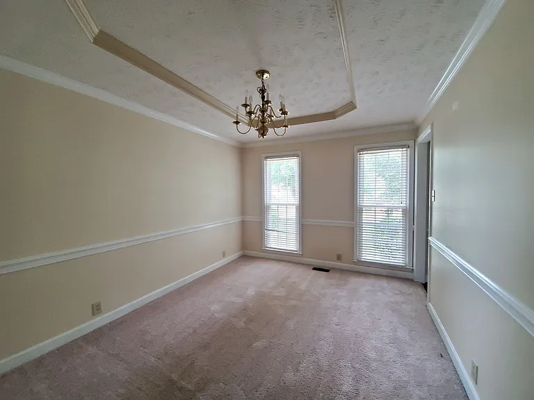 3508 Gowan Ln — Photo 3